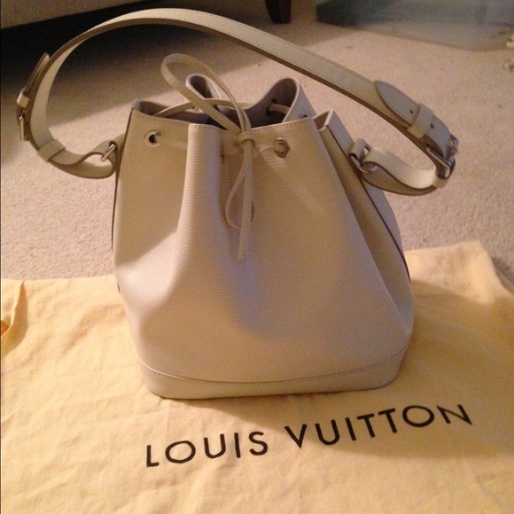 Louis Vuitton petit epi noe