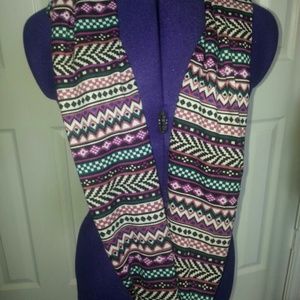 $8....NWOT tribal infinity scarf