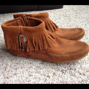 Brown Minnetonka Moccasins Booties