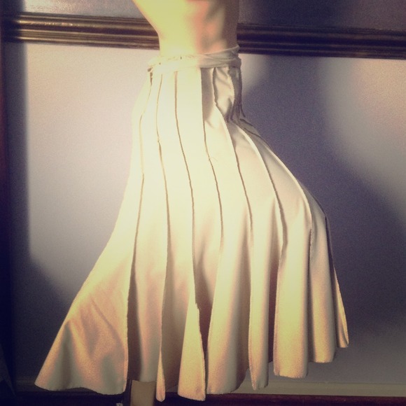 BEAUTIFUL LONG SKIRT also in WHITE - Picture 1 of 4