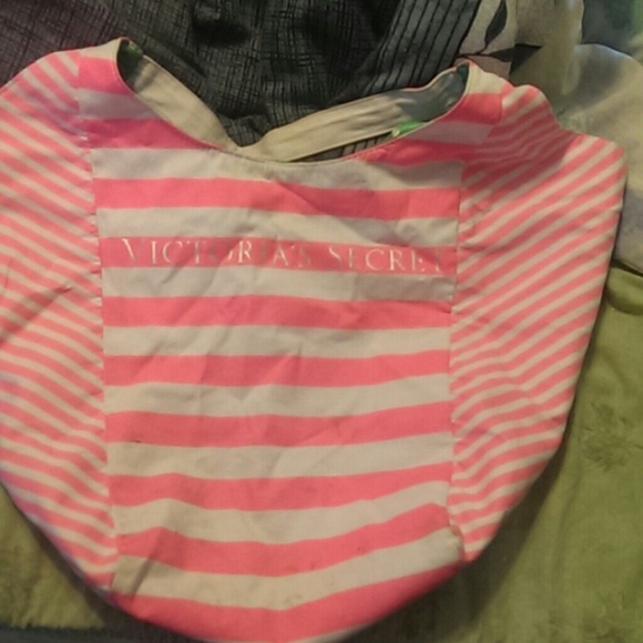 SOLD!! Vs beach bag - Picture 1 of 2