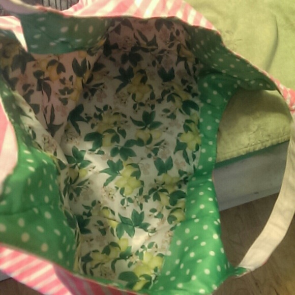 SOLD!! Vs beach bag - Picture 2 of 2