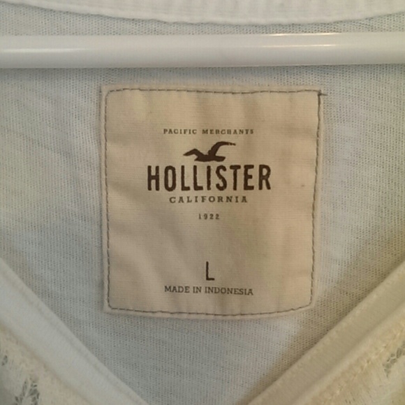 Hollister t shirt - Picture 3 of 3
