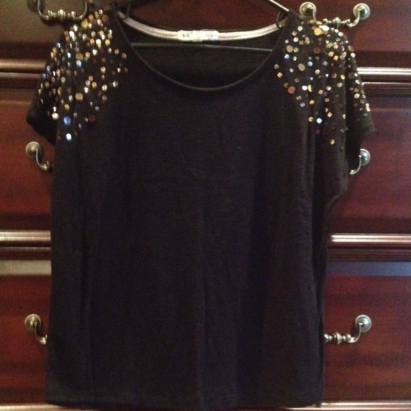 Super cute size small Buckle bling shirt