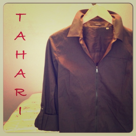 💝 Front zip Tahari shirt
