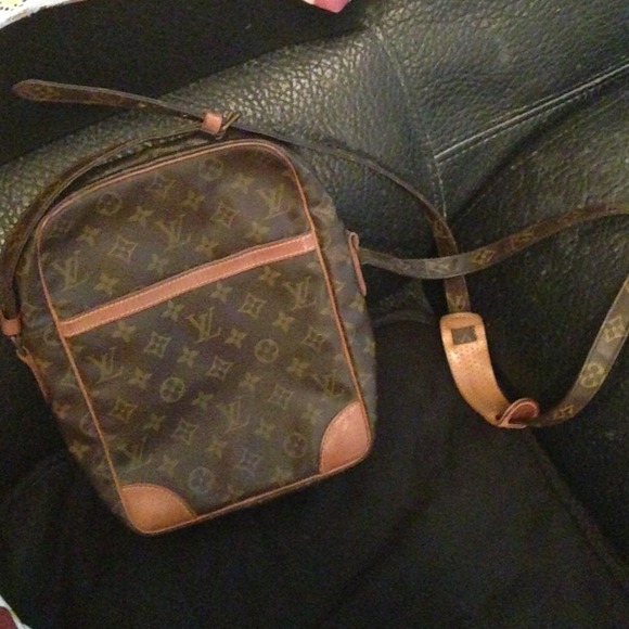 Authentic Louis Vuitton monogram crossbody bag