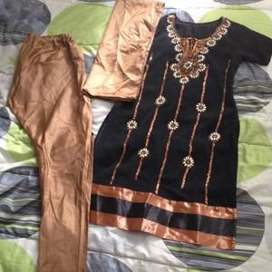 Pakistani woman's suit