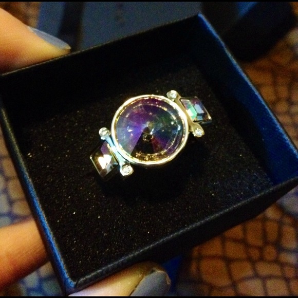 🚫SOLD🚫Jewel mint gold ring!🚫 - Picture 2 of 2