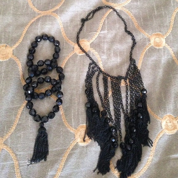 Black beaded necklace with tassels & bracelet