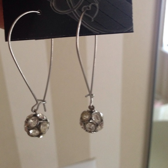 💢Reduced💢Beautiful Diamond Ball earrings