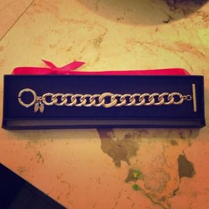BNWT Victoria's Secret gold bracelet