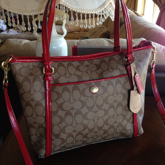 💰SOLD ON EBAY💰Authentic Coach Peyton Pocket Tote - Picture 2 of 4