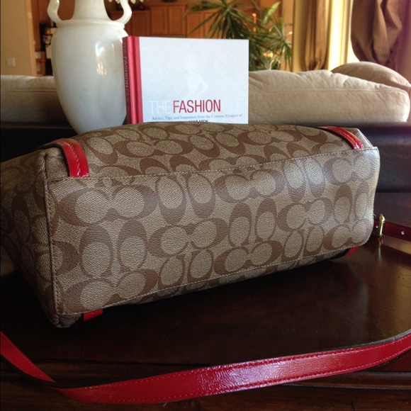 💰SOLD ON EBAY💰Authentic Coach Peyton Pocket Tote - Picture 4 of 4