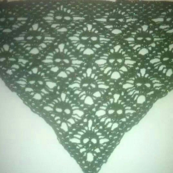 Handmade crochet skull shawl - Picture 2 of 3