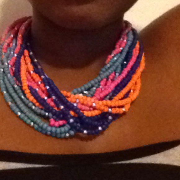 Multicolored beaded necklace - Picture 1 of 3