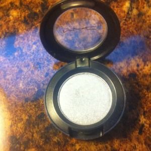 Mac eye shadow bundle