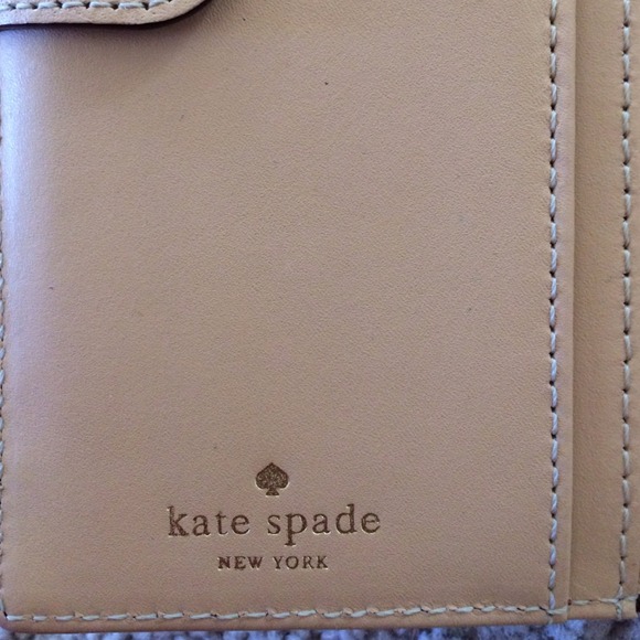 Additional pictures of Kate spade wallet