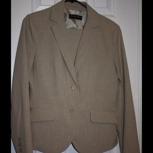 New York & Co suit