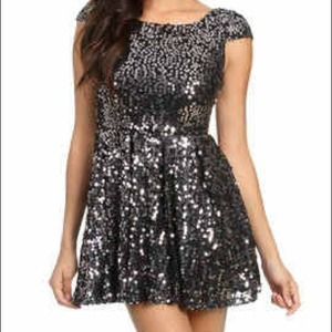 💢SOLD💢Arden B Sequin Dress