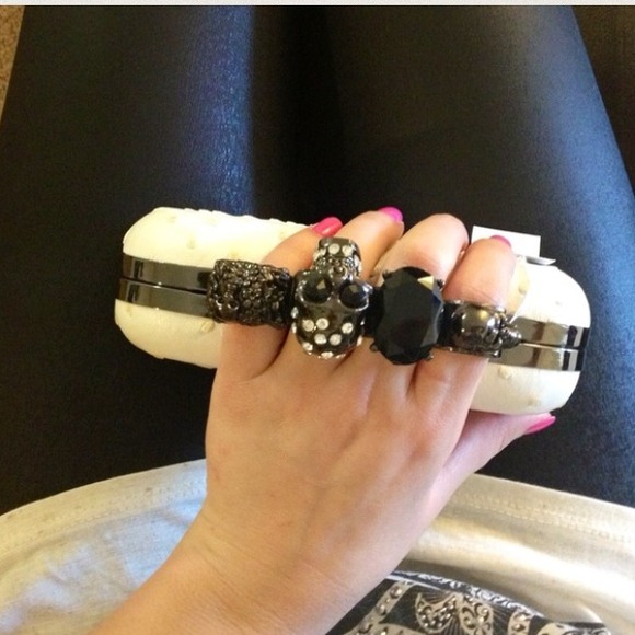 Clutches & Wallets - White Ostrich Skull Finger Clutch