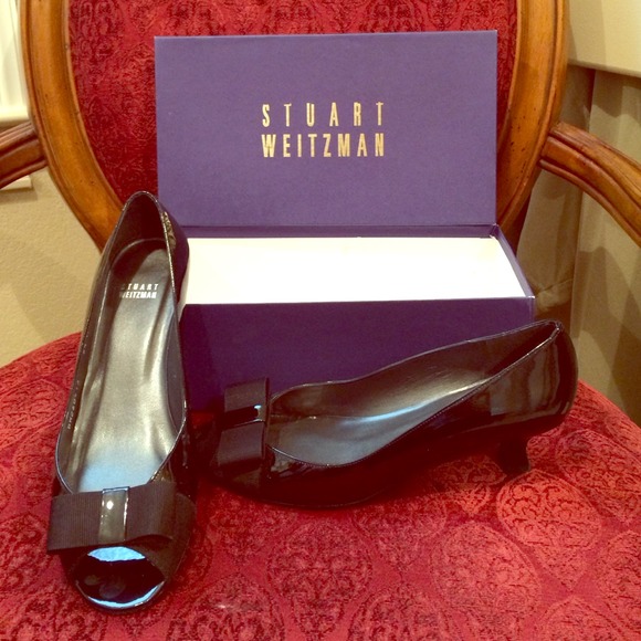 SALE! Stuart Weitzman patent leather bow heels