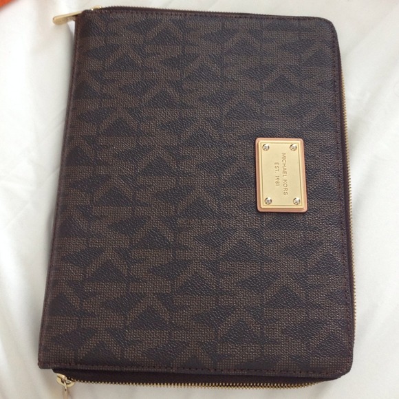 ❌SOLD❌ Michael Kors 💯 authentic ipad 1/2/3 case