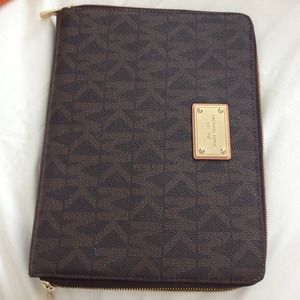 ❌SOLD❌ Michael Kors 💯 authentic ipad 1/2/3 case