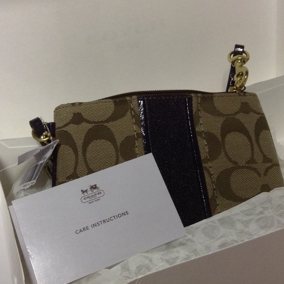 Authentic Coach Wallet - Picture 2 of 4