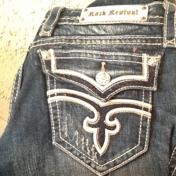 Never worn ROCK REVIVAL JEANS!