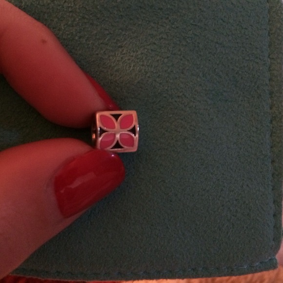 🚫🚫SOLD Pandora charm Pink Bluet