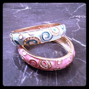 🎏NWT Enameled & CZs Gold-tone Bangles🎏