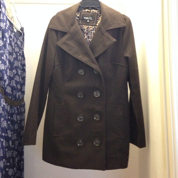 Brown jacket. - Picture 1 of 2
