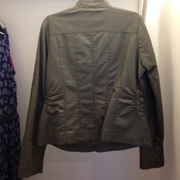 Green leather jacket - Picture 2 of 2