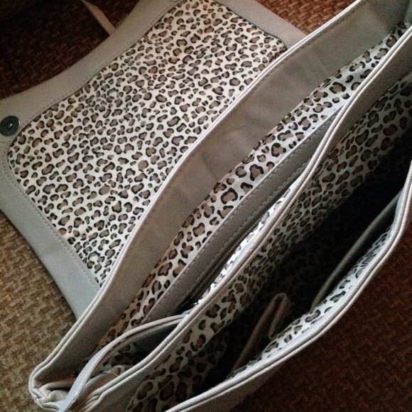 Gray rhinestone shoulder bag - Picture 2 of 3