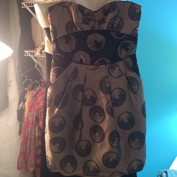 BcbgMaxAzria strapless dress with pockets.