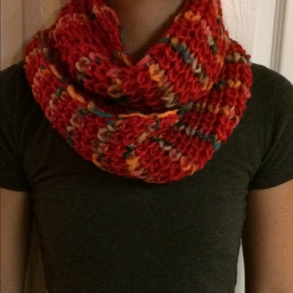 🚫SOLD🚫New red multi knit scarf