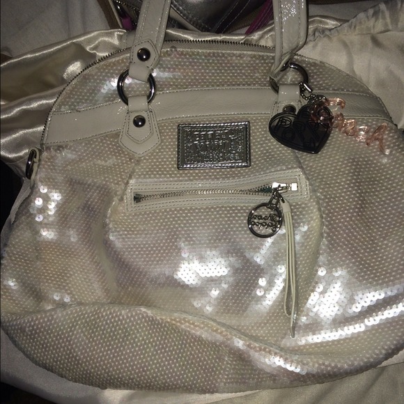 🚫SOLD❌Coach poppy iridescent colored sequined bag