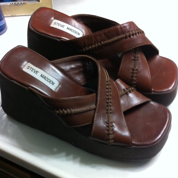 Steve Madden Shoes - Steve Madden dark brown clogs