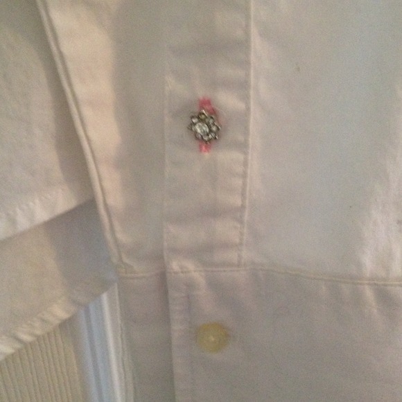 White blouse - Picture 4 of 4