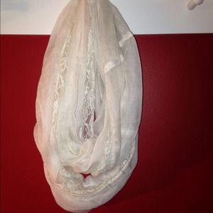 White lace scarf bundle