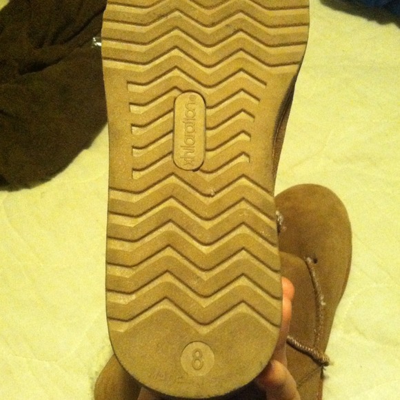 Ugg look alikes! warm tan/brown boots. - Picture 2 of 2