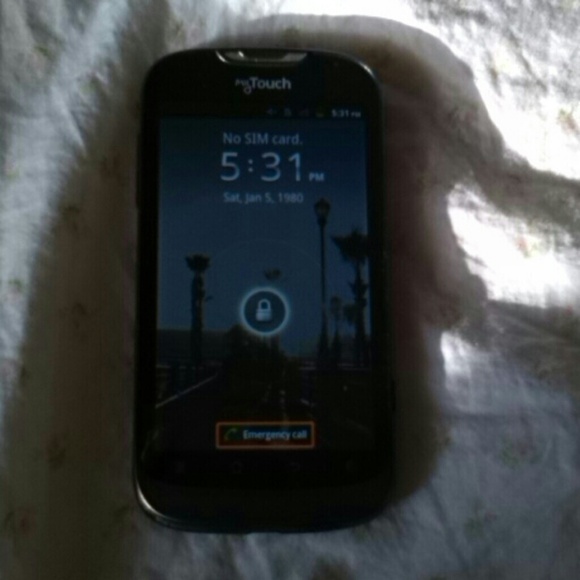 Mytouch T-Mobile smartphone - Picture 3 of 4