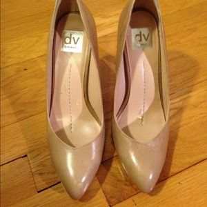 BRAND NEW Nude Leather Dolce Vita Pumps