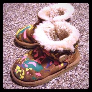 Gently used child Uggs...receipt taped in box