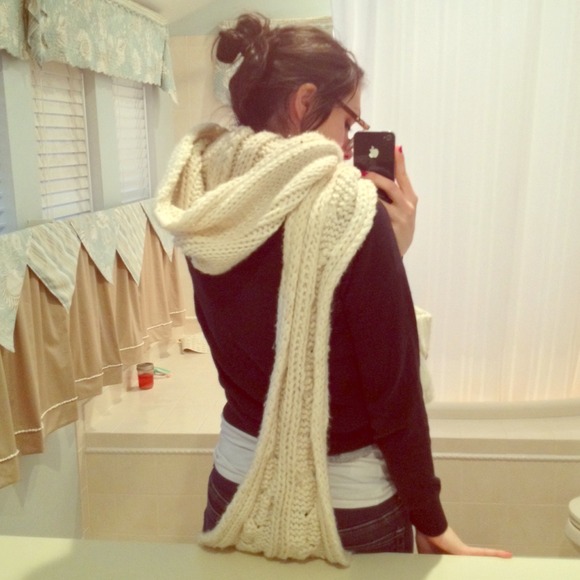 Knit hooded scarf