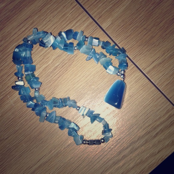 Blue Glass Chip Necklace w Pendant