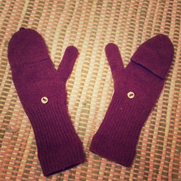 Authentic Juicy Couture gloves!!! ⭐️