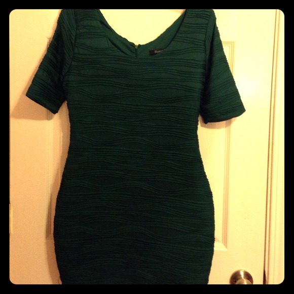 Fitted Green mini dress - Picture 1 of 2