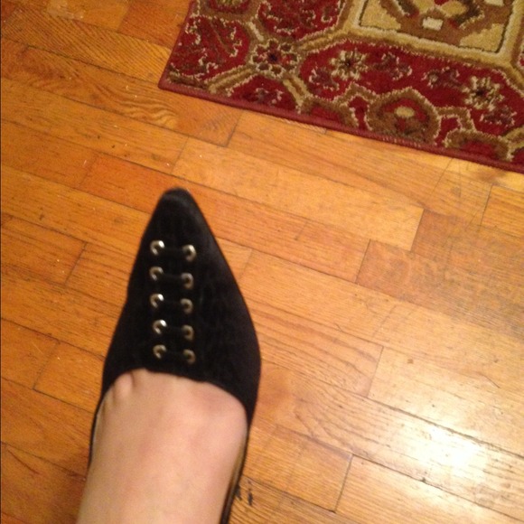 Shoes - Picture 2 of 4
