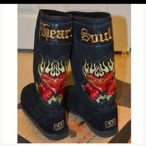 Nwot koolaburra boots size 8 mens